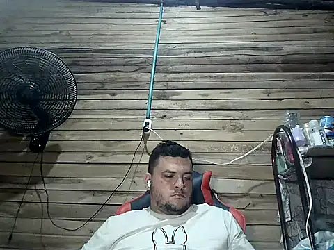 Arcangel_05n Webbikameraesitys