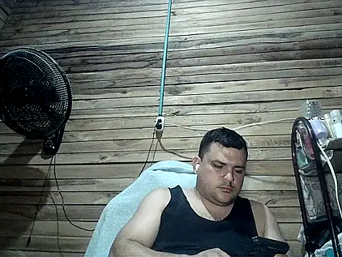 Arcangel_05: διαδικτυακό σόου στην κάμερα