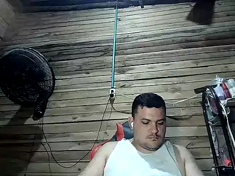 Arcangel_05 webkamerás műsora