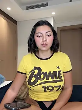 alexademie1 Adlı Modelin Canlı XXX Sohbeti