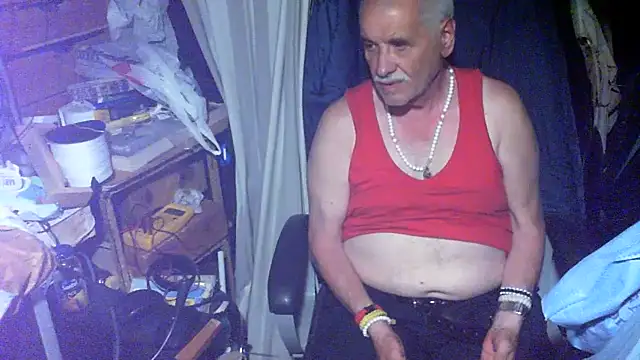 nonnomaturobisex's Webcam Show