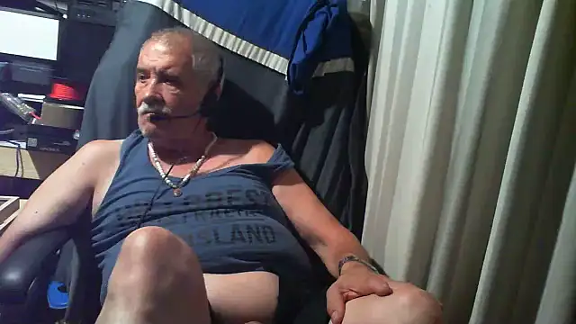nonnomaturobisex Adlı Modelin Web Kamerası Şovu