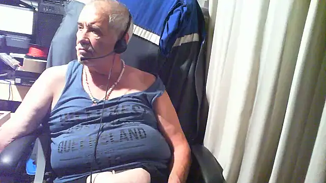 nonnomaturobisex webkamerás műsora