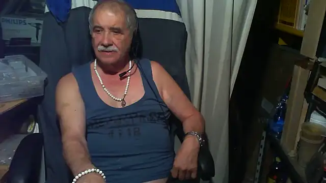 nonnomaturobisex webcam show