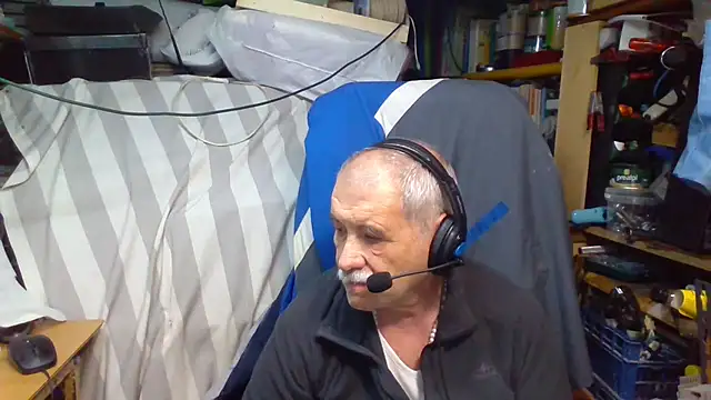 Webkamerová show nonnomaturobisex