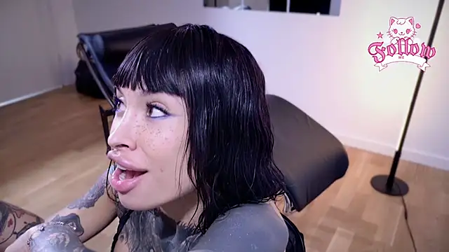Rubbernina's Webcam Show