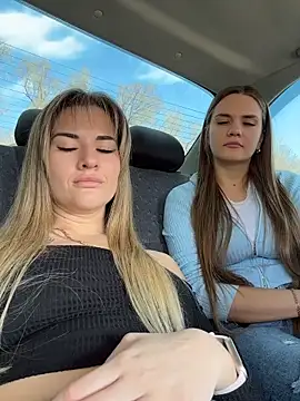 hotty_girls_here webcam show