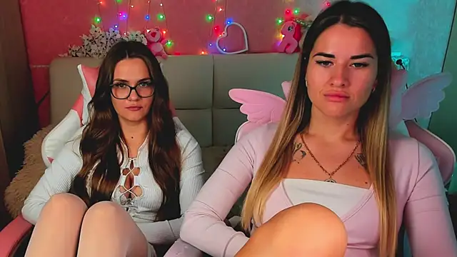 Chat +18 de hotty_girls_here ao vivo