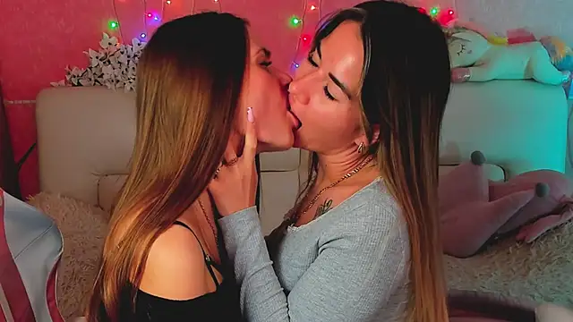 Онлайн чат XXX hotty_girls_here