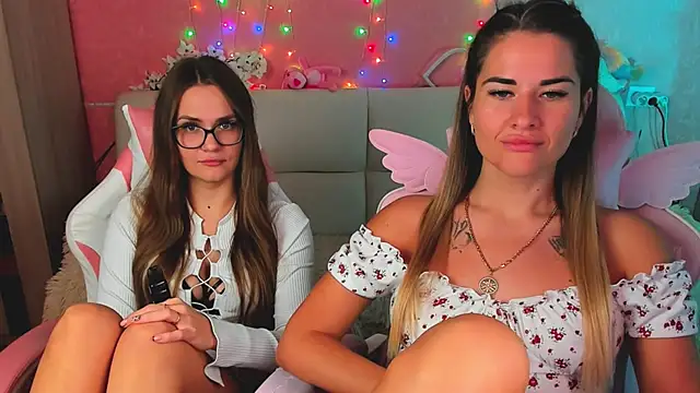 غرفة دردشة hotty_girls_here المباشرة