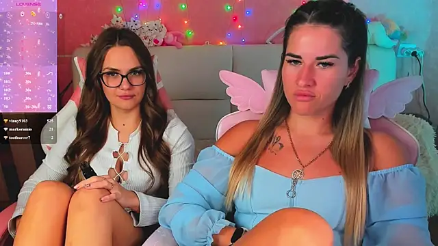 hotty_girls_here élő XXX-chatje