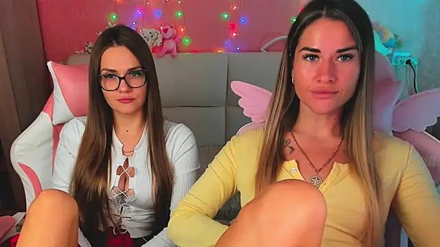 Chat +18 de hotty_girls_here ao vivo