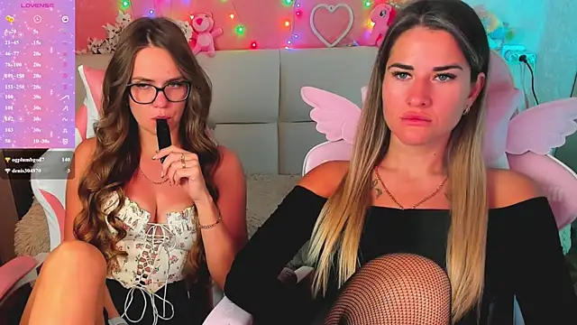 hotty_girls_here Show in webcam