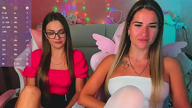 הופעת וובקאם של hotty_girls_here
