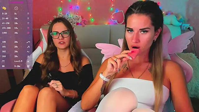 hotty_girls_here: διαδικτυακό σόου στην κάμερα