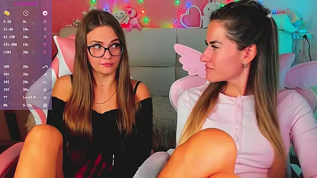 הופעת וובקאם של hotty_girls_here