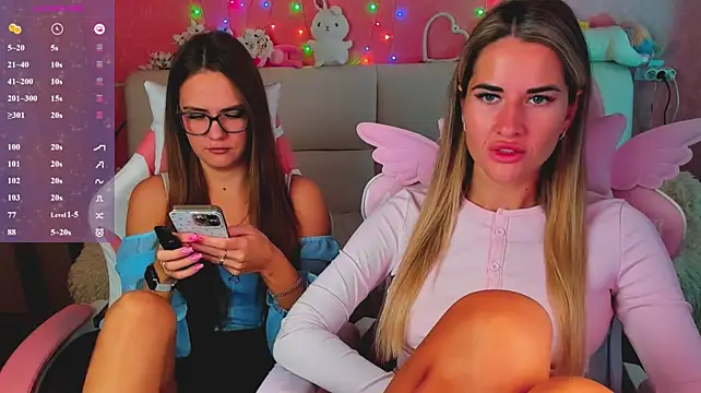 hotty_girls_here Show in webcam