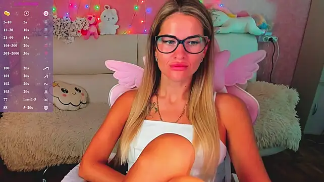 hotty_girls_here: διαδικτυακό σόου στην κάμερα