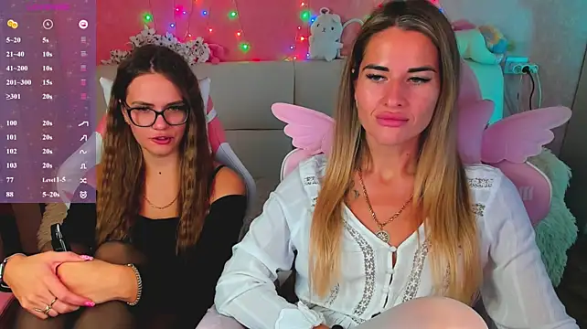 hotty_girls_here: διαδικτυακό σόου στην κάμερα