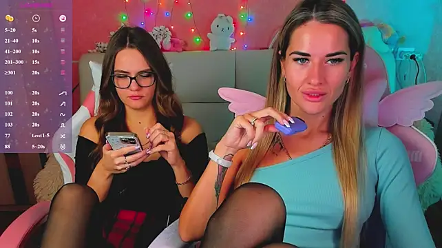 hotty_girls_here: διαδικτυακό σόου στην κάμερα