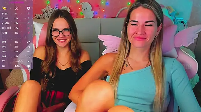 hotty_girls_here Show in webcam