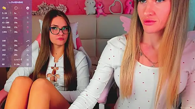 hotty_girls_here Show Webcam