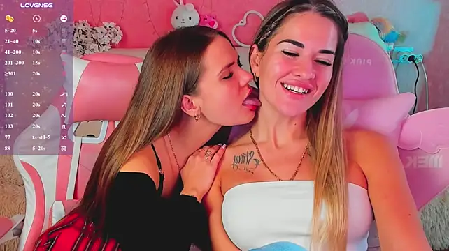 hotty_girls_here's Webcam Show