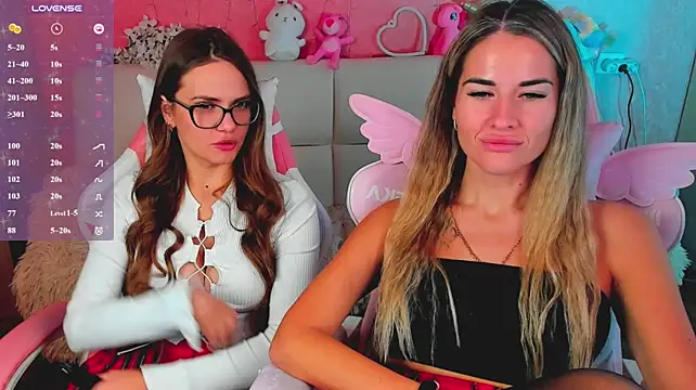 hotty_girls_here: διαδικτυακό σόου στην κάμερα