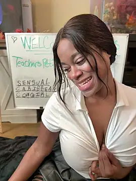 TikaMoonX's Webcam Show