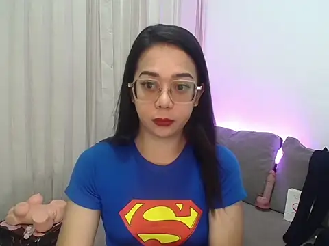 femininetranscummer Adlı Modelin Web Kamerası Şovu