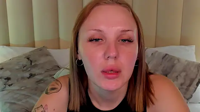 LianaFord's Live XXX Chat