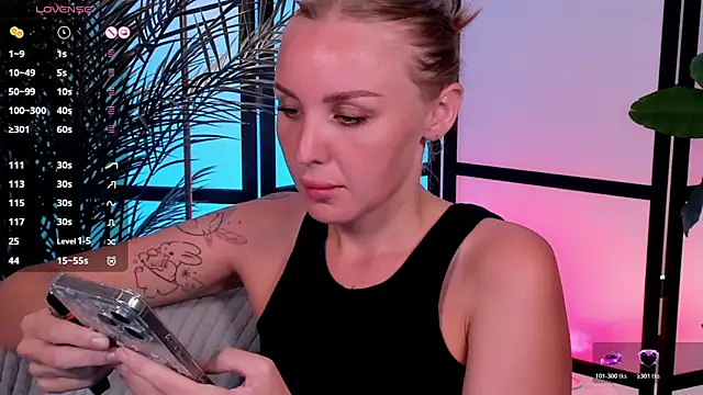 צ'אט XXX בשידור חי של LianaFord