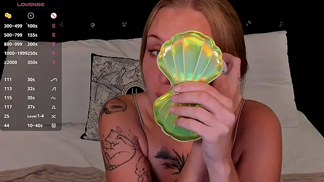 LianaFord's Live XXX Chat