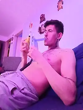 bennitravi's Webcam Show