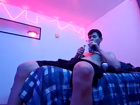 cheekyboyx Adlı Modelin Web Kamerası Şovu