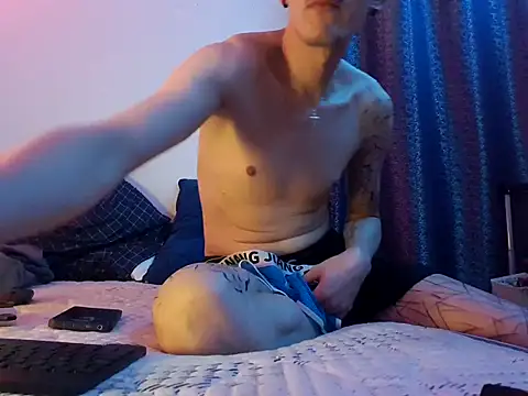Show modela cheekyboyx na web-kameri