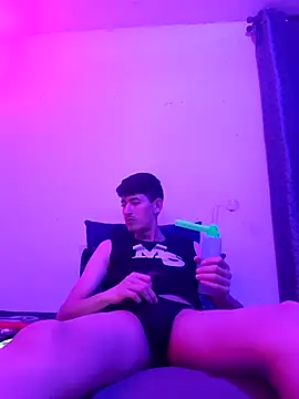 cheekyboyx webcam show