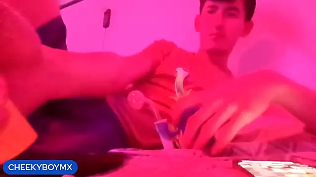 cheekyboyx Webcam show