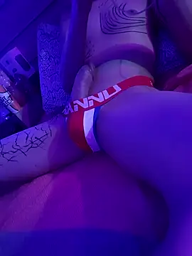 cheekyboyx webcam show