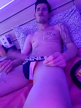 cheekyboyx 在線直播表演