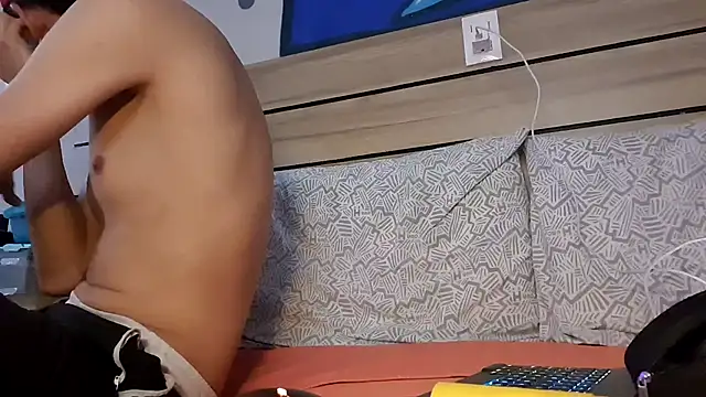 cheekyboyx 网络视讯表演