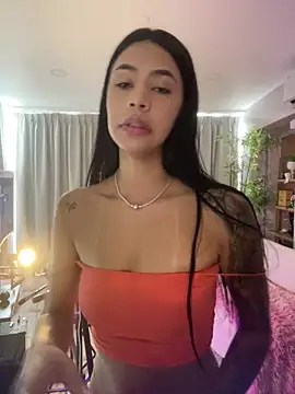 AntonellaRossi Adlı Modelin Canlı Sohbet Odası