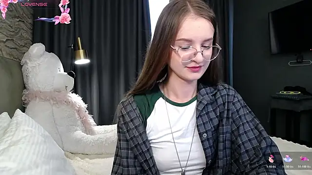 Show modela KateJonson na web-kameri