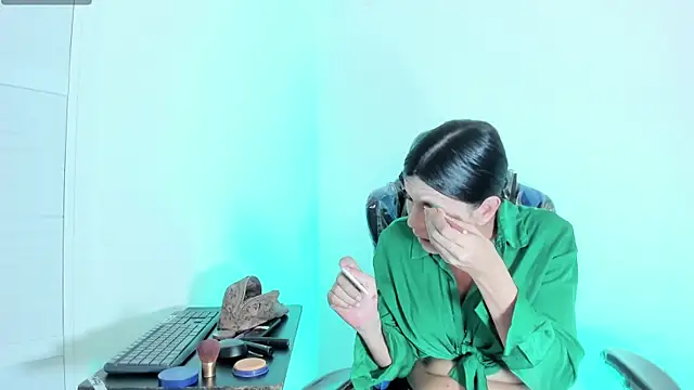 Cleopatra_Trans Show Webcam