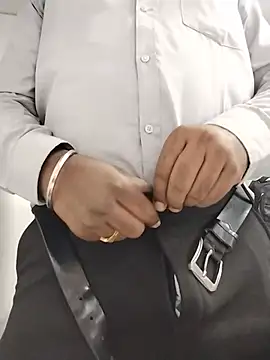 Desi_Lodo_Gujju_Boy 网络视讯表演