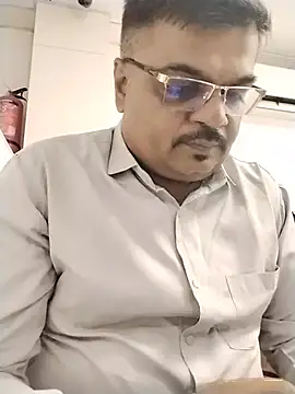 Desi_Lodo_Gujju_BoyのライブXXXチャット