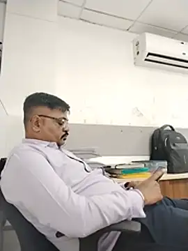 Desi_Lodo_Gujju_Boy webcam show