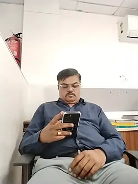 Show modela Desi_Gujju_Boy na web-kameri