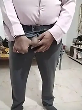Show modela Desi_Gujju_Boy na web-kameri