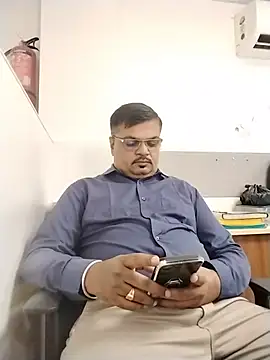 הופעת וובקאם של Desi_Gujju_Boy